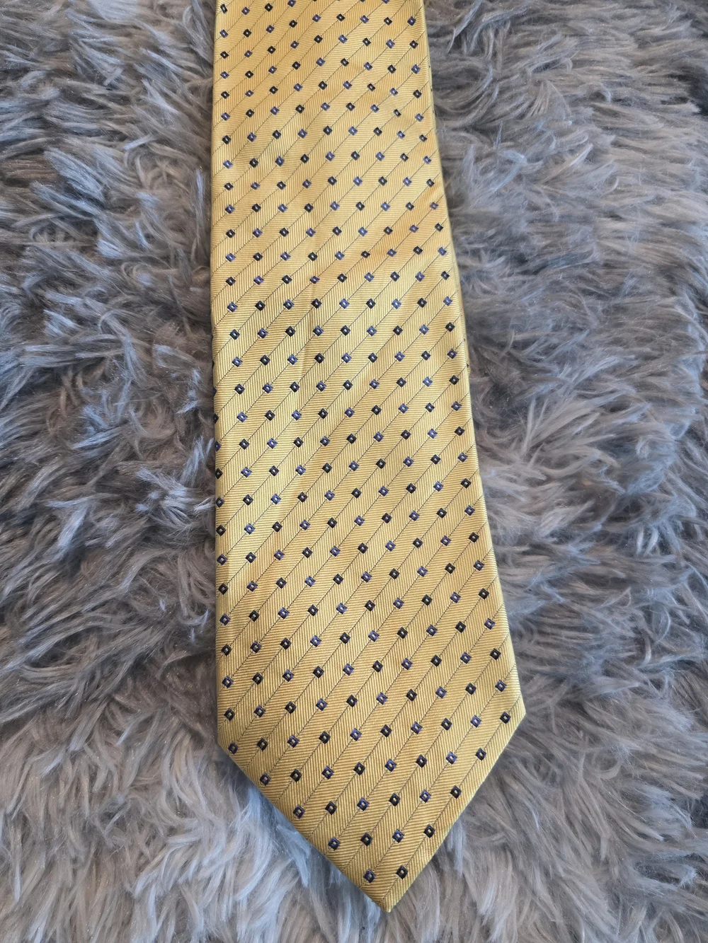 Barneys New York Yellow Triangle Dot Men's Silk Tie